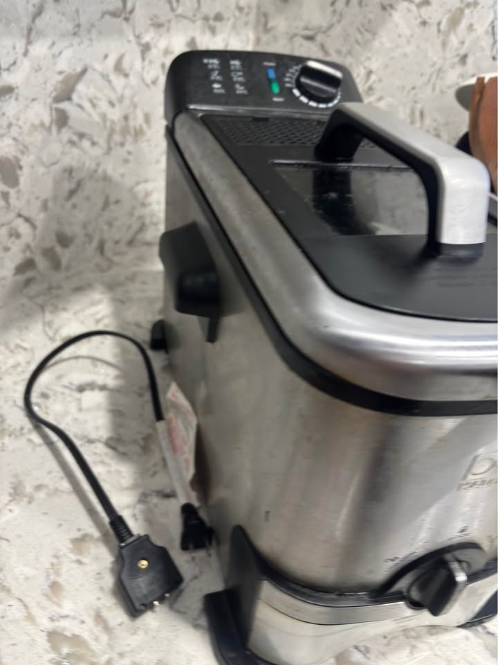 Kalorik Deep Fryer w/ Oil Filtration System - photo 4