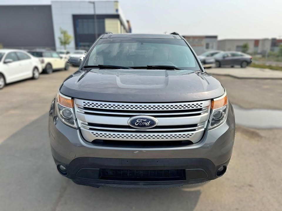 2014 Ford Explorer XLT V6 4WD - 7 Passengers