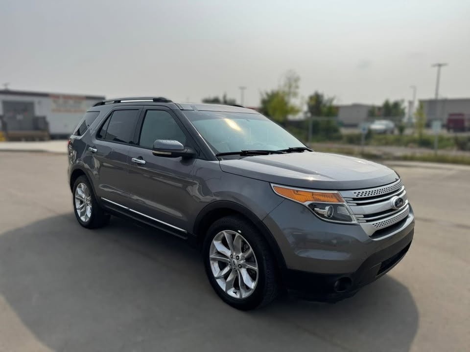 2014 Ford Explorer XLT V6 4WD - 7 Passengers - photo 2