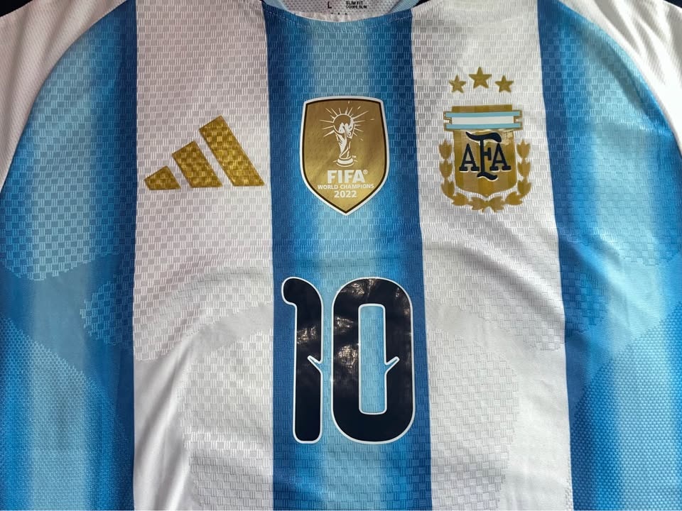 Messi Home Argentina 2026 World Cup Jersey w/ Patches - S/M/L - photo 3