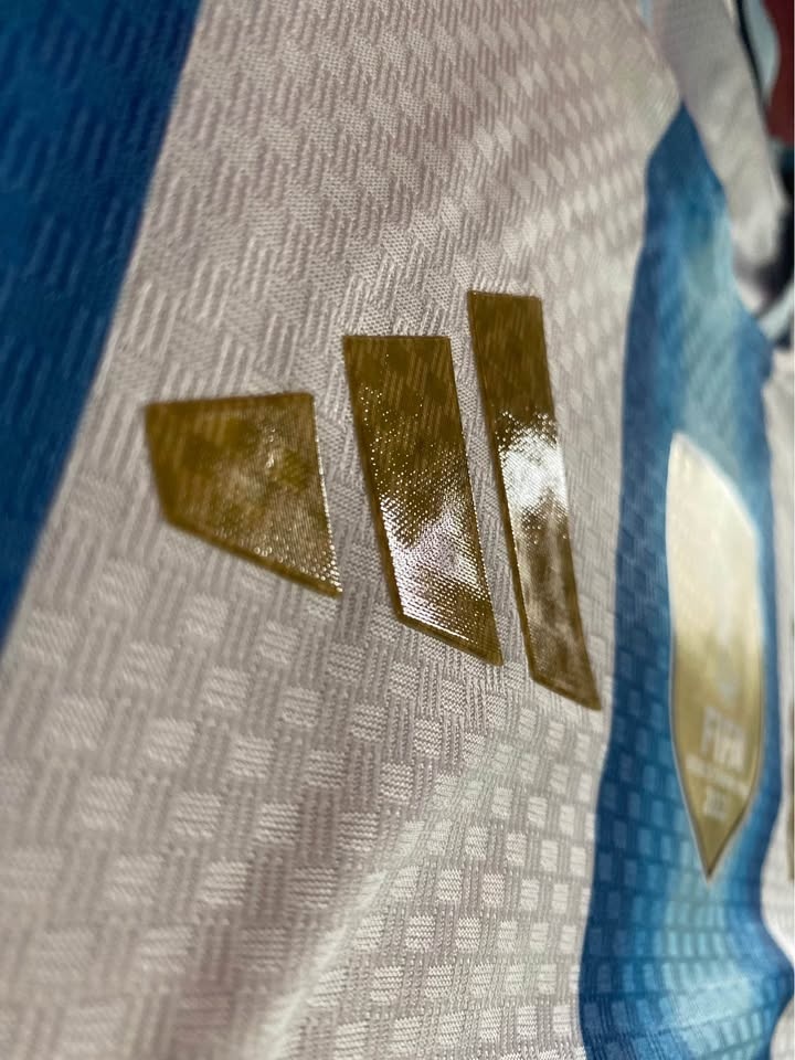 Messi Home Argentina 2026 World Cup Jersey w/ Patches - S/M/L - photo 4