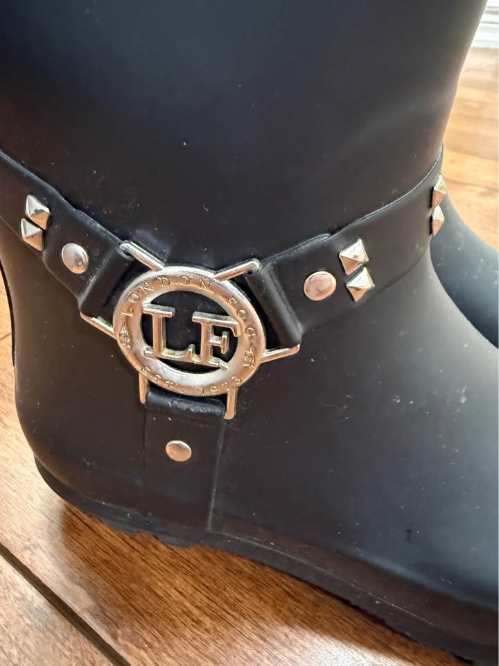 London Fog Studded Waterproof Rubber Boots Size 37 - photo 3