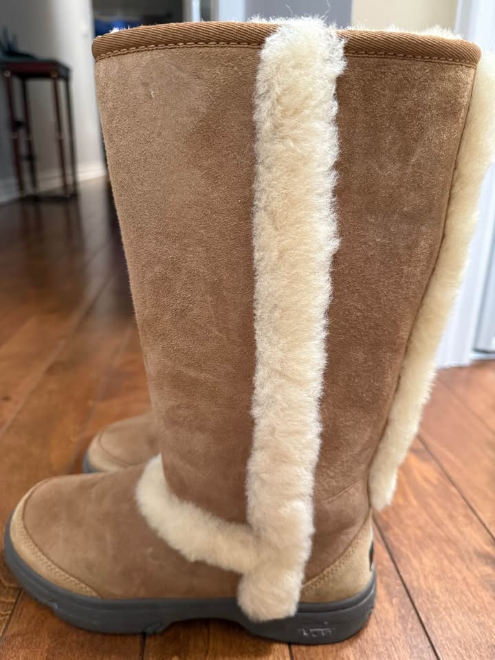 UGG Tan Fur Lined Boots Size 7 - photo 3