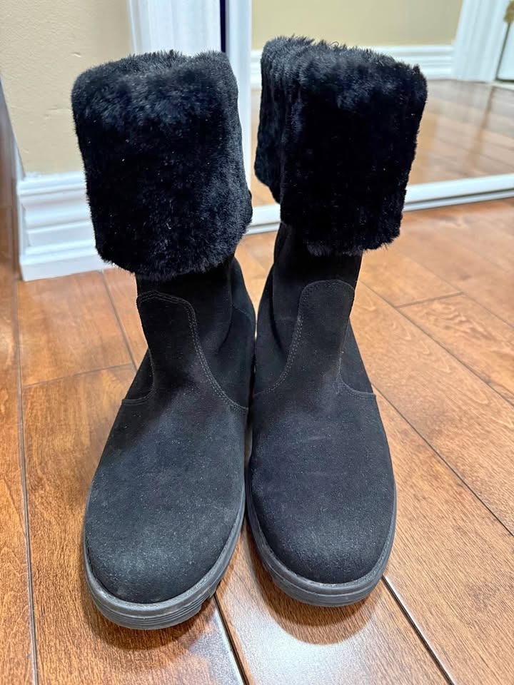 Palmroth Black Suede Furry Boots