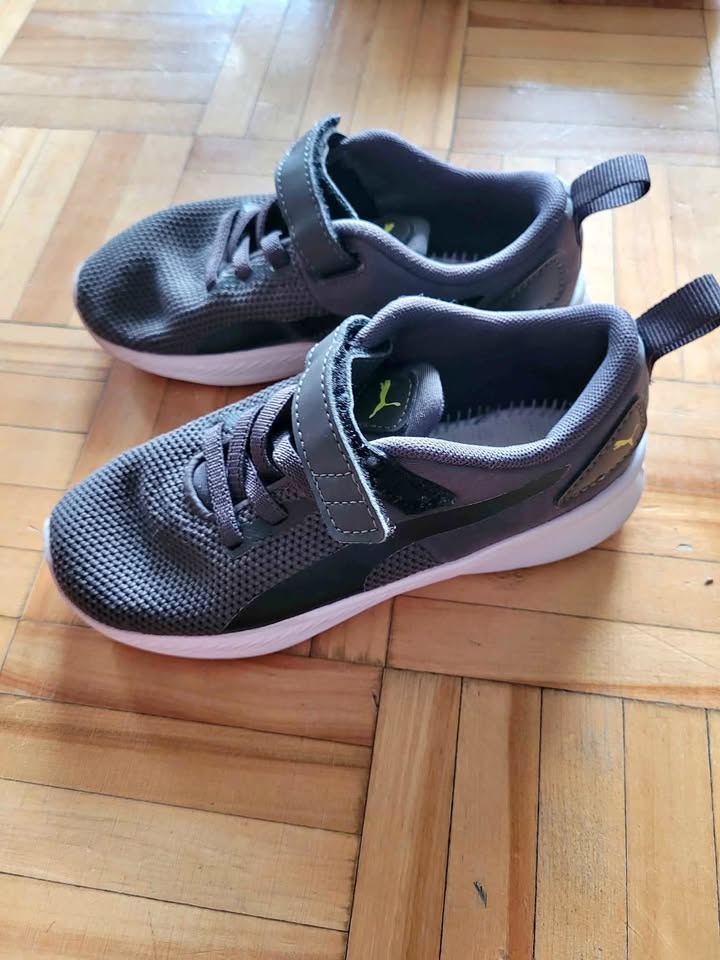 Boy's shoes size 12