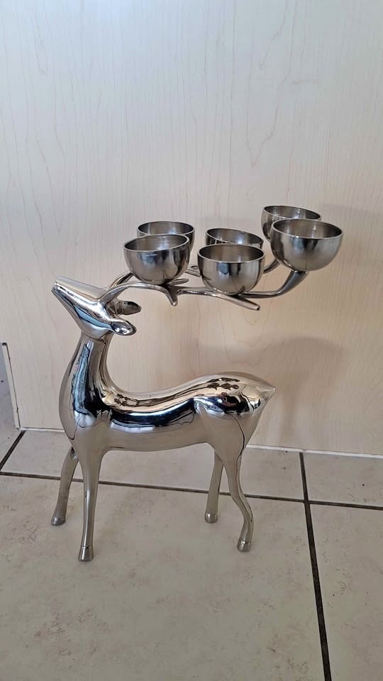 Silver metal deer tea light holder