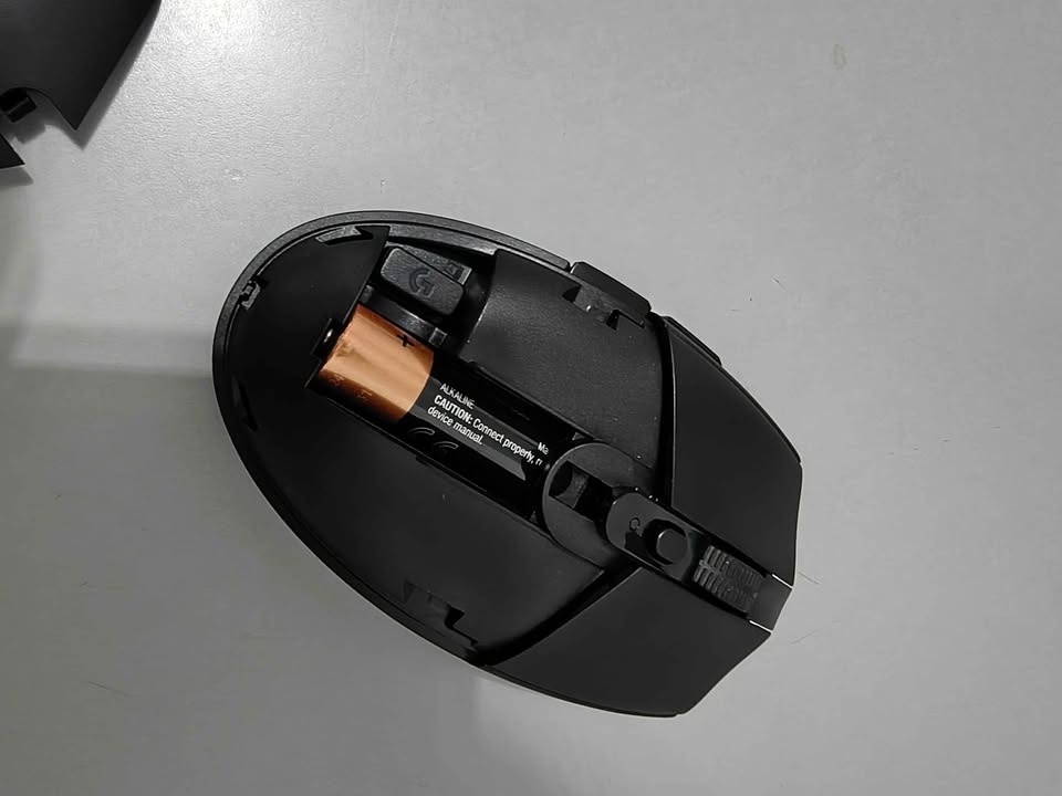Logitech G305 Wireless Gaming Mouse - Like New - photo 3