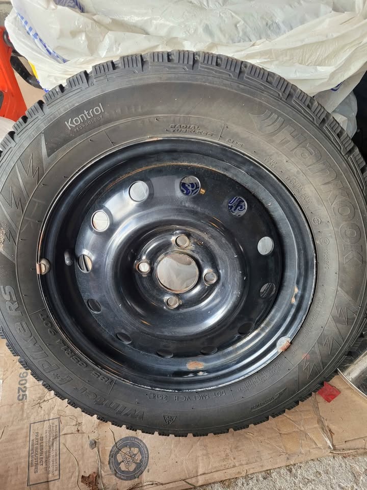 Winter Tires (185/65R14 90T) on Rims - photo 2