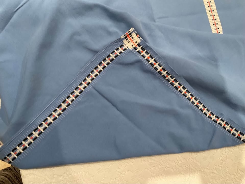 Vintage Red Check Border Table Cloth - photo 4