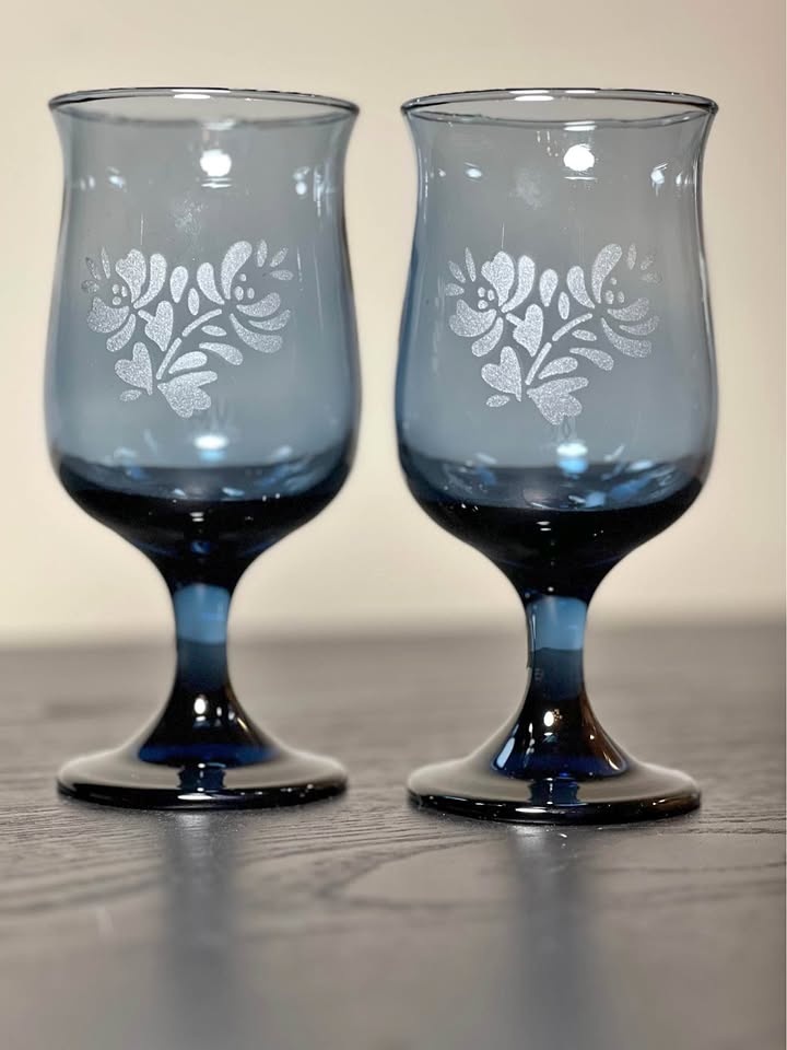 Vintage Pfaltzgraff Yorktowne 8oz Blue Glass Goblets Set of 4