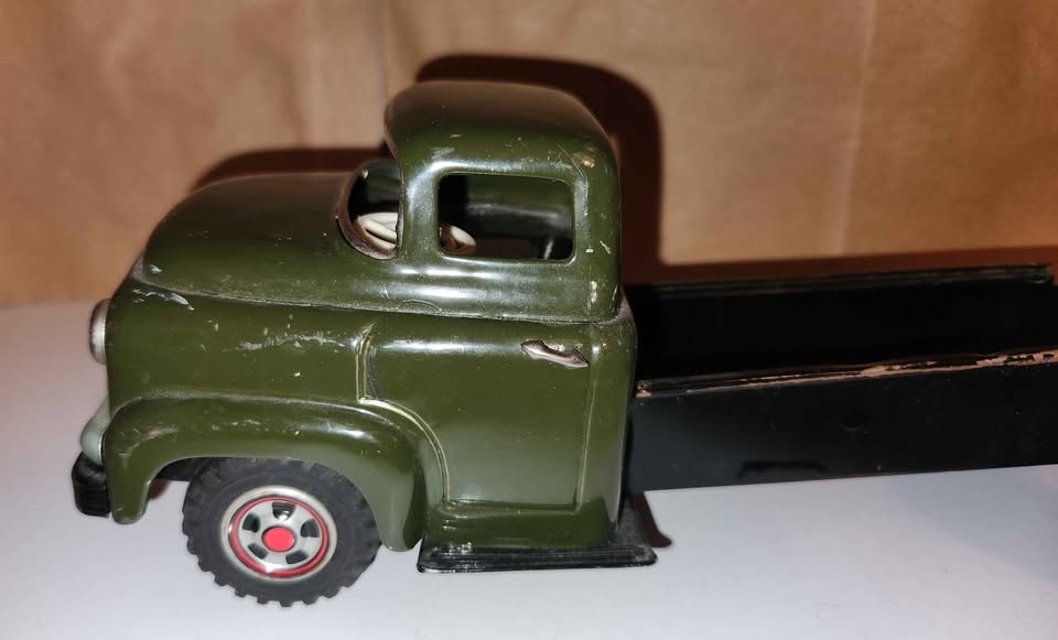 Vintage 1950 Toy Truck - photo 3
