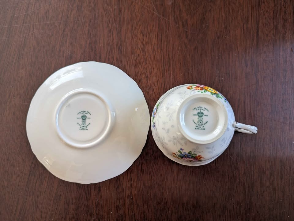 Vintage Crown Staffordshire Teacup & Saucer - Wildflower - photo 3