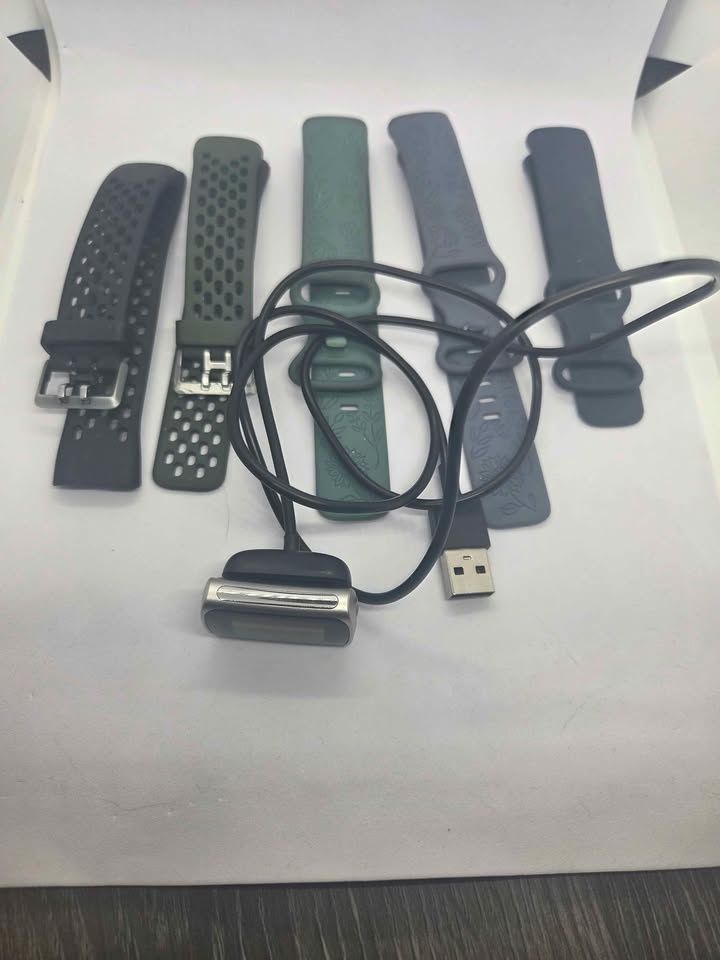 Fitbit Charge Fitness Tracker with Bands and Charger - photo 4