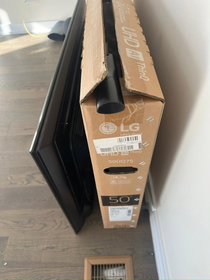 LG UHD ThinQ TV (Open Box) 50 inches - photo 3