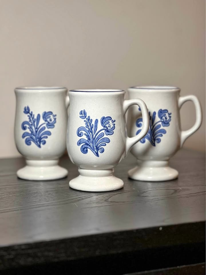 Pfaltzgraff Yorktowne Pedestal Coffee Mugs (Set of 3)