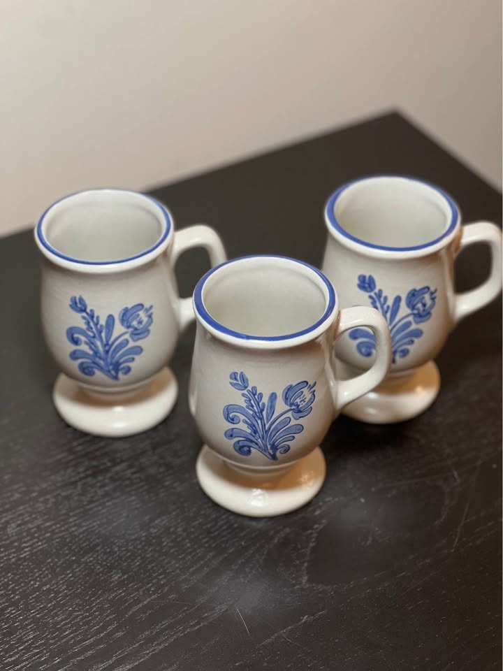 Pfaltzgraff Yorktowne Pedestal Coffee Mugs (Set of 3) - photo 2