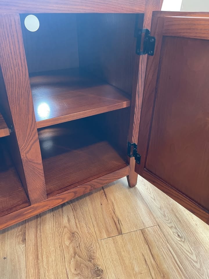Mission Style Solid Wood Entertainment Centre - photo 2