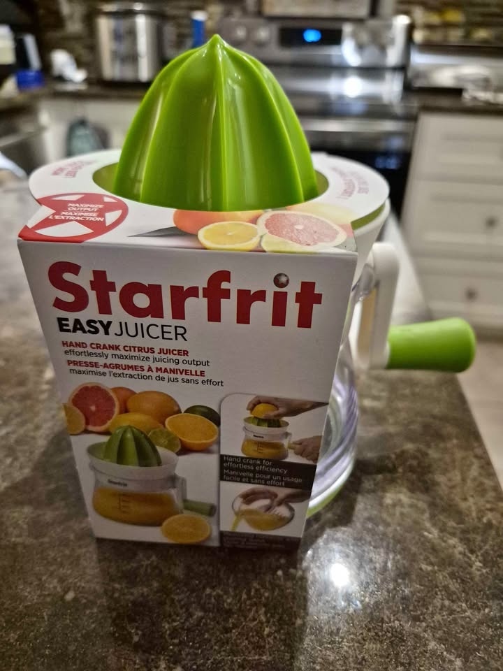 Brand New Starfrit Hand Crank Citrus Juicer