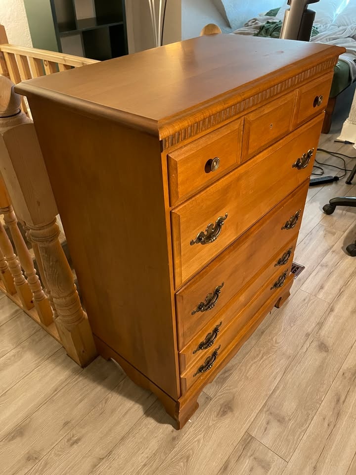 Solid Wood Traditional Style Dresser - photo 4