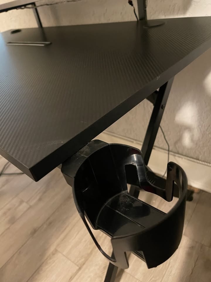 Gaming Desk and Premium Gaming Chair Set - photo 4