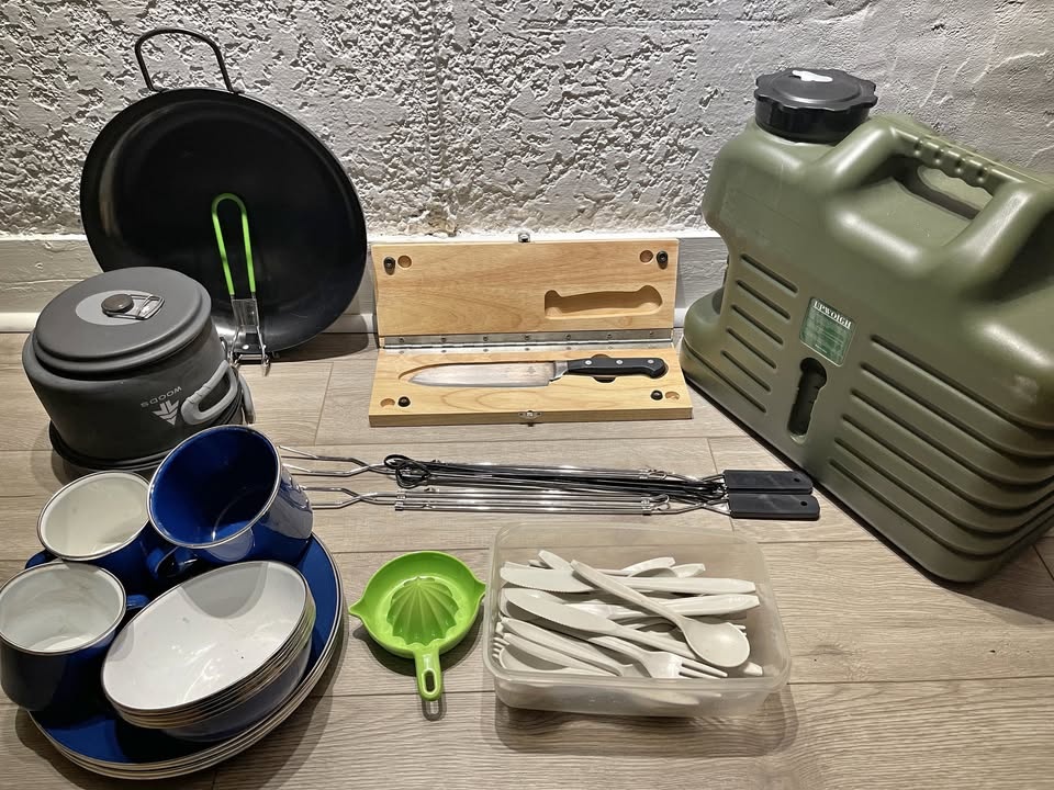 COMPLETE GOURMET CAMPSITE KITCHEN AND STOVE SET!