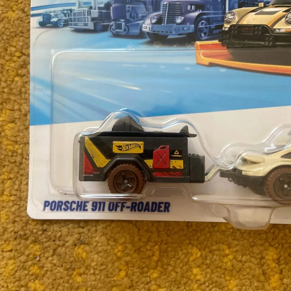 Porsche 911 Off-Roader Hot Wheels Track Fleet image indicator(3)
