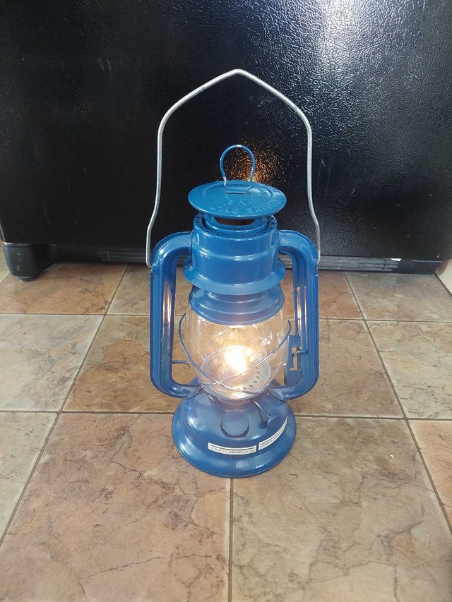 Vintage Style Kerosene Lantern / Lamp