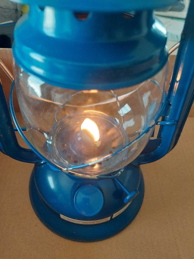 Vintage Style Kerosene Lantern / Lamp - photo 3