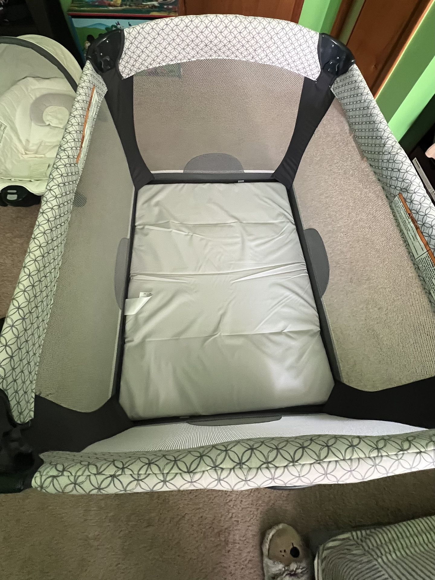 Graco Pack'n Play with Portable Bouncer and Changer - photo 3