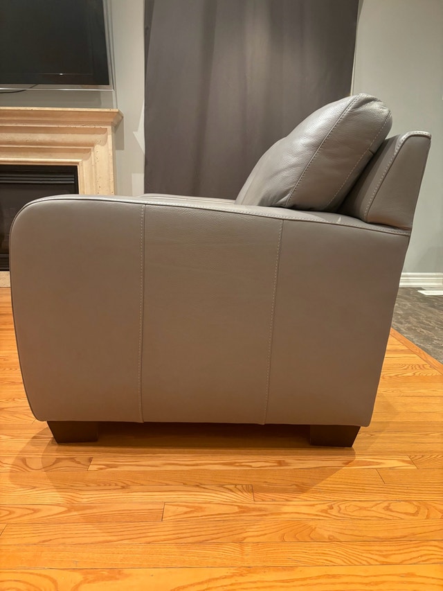 Leather couch’s - photo 4