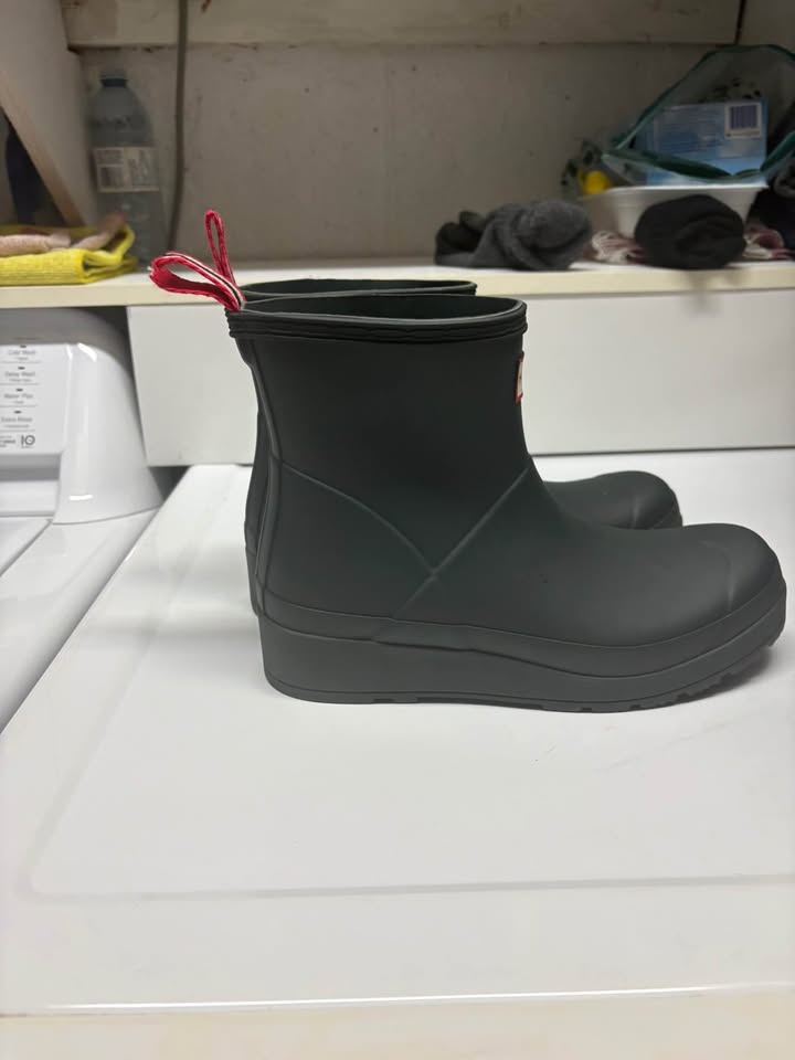 Hunter Women’s Play Short Boots Green – Size 6 New - photo 4