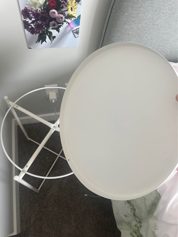 IKEA Table - photo 3