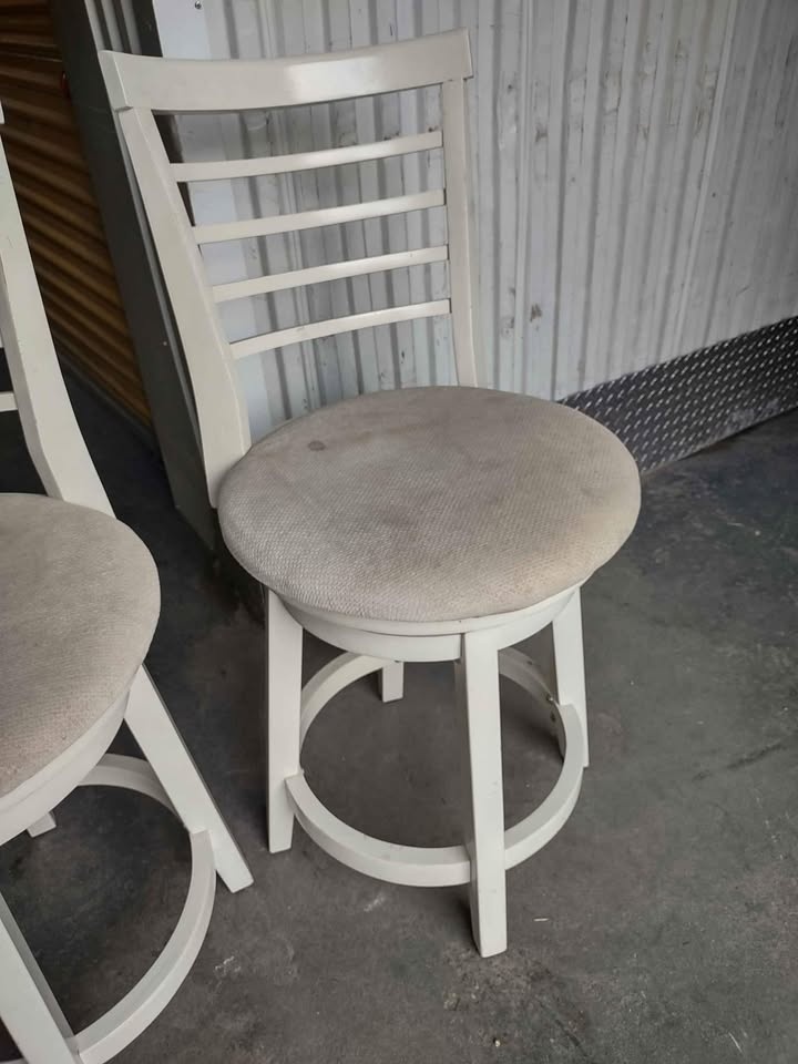 2 Big and Tall White Bar Stools - photo 2