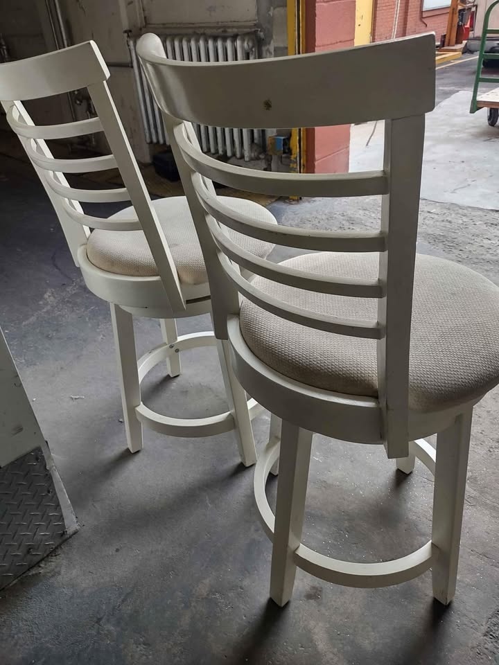 2 Big and Tall White Bar Stools - photo 3