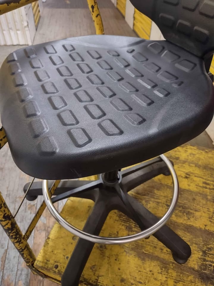 Global Industrial Black 5-Way Adjustable Ergonomic Stool - photo 3