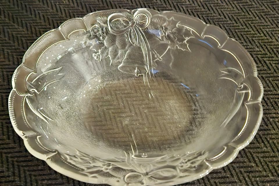 Mikasa Crystal Christmas/Holiday Serving Bowl
