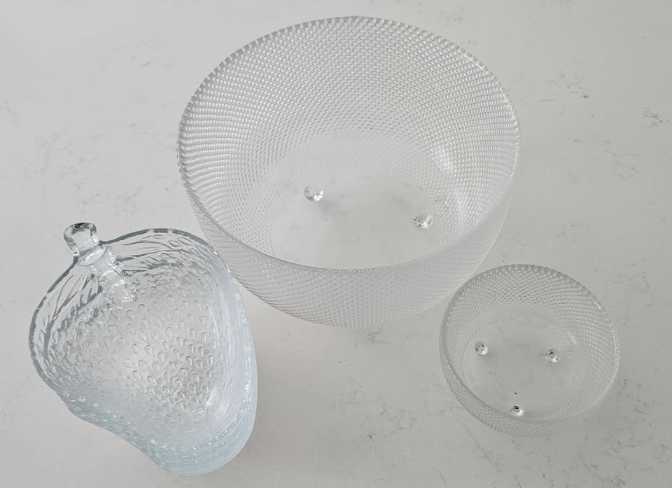 Large and Smaller Serving Bowls, and 4 Strawberry Side Dish Set - photo 3
