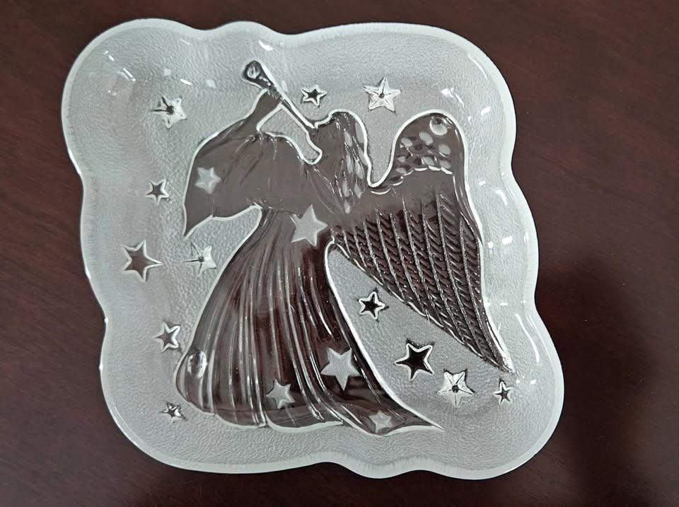 Mikasa Crystal Angel Dishes. Take both for $5 - photo 2
