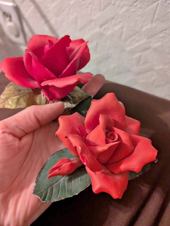 Set of Capodimonte porcelain roses