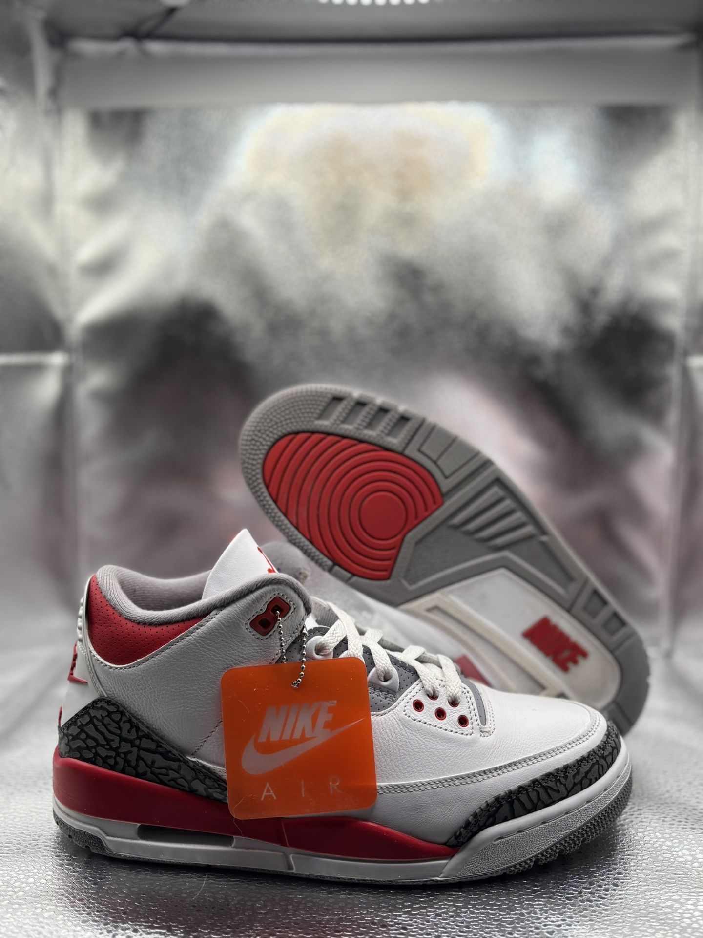 Air Jordan 3 Fire Red 2022