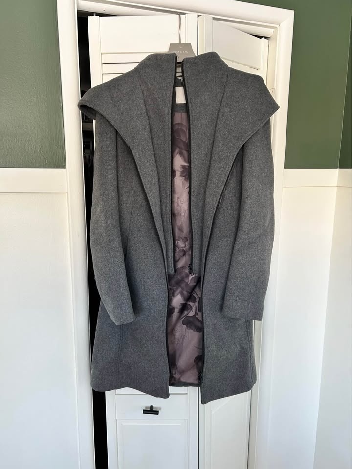 Soia & Kyo Wool Coat - Size Medium - photo 4