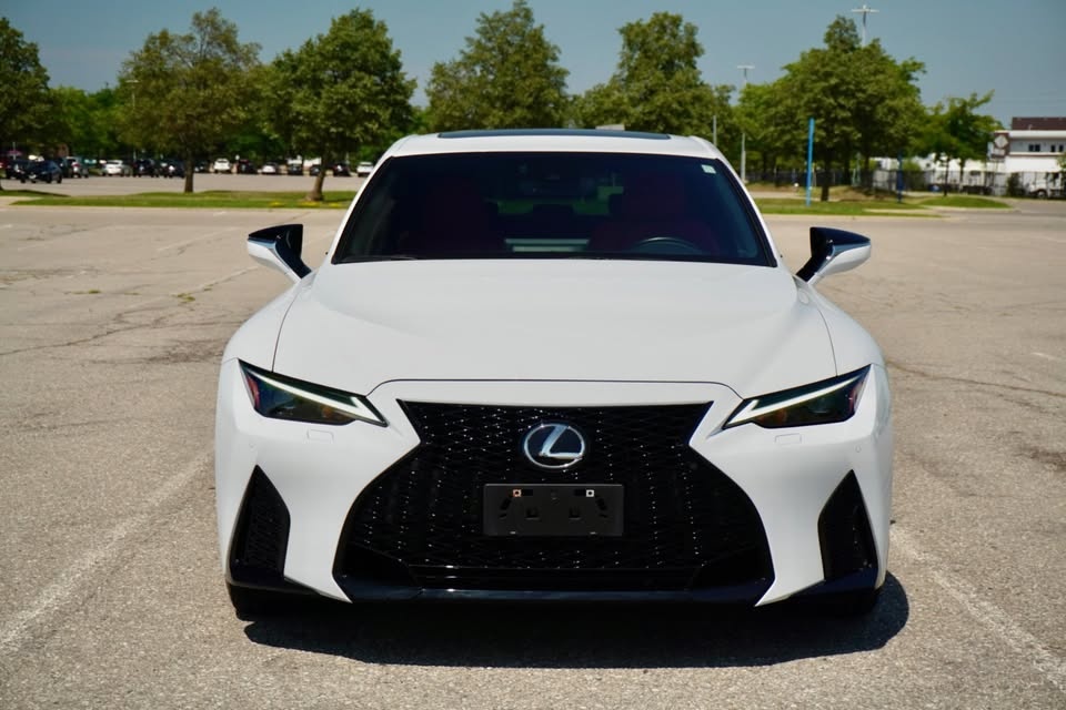 2023 Lexus IS 300 - photo 2