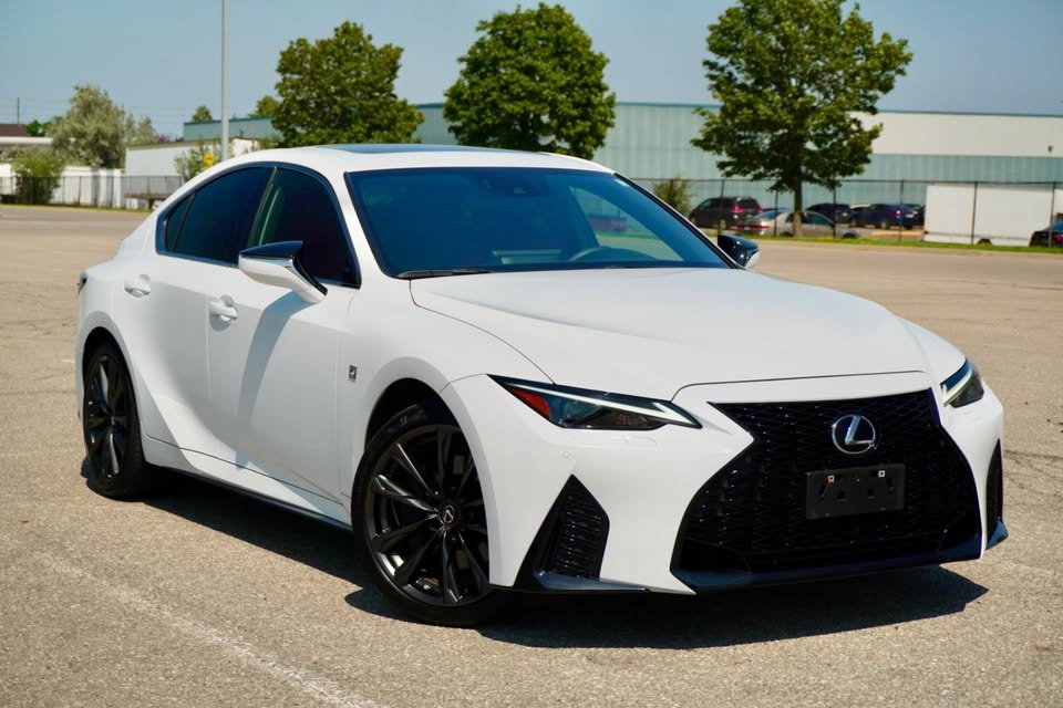 2023 Lexus IS 300 - photo 3