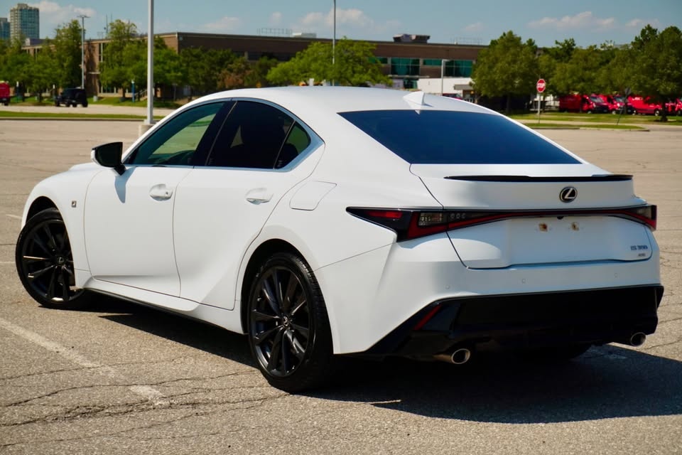 2023 Lexus IS 300 - photo 5