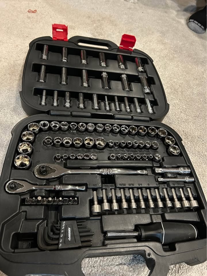 Husky 111-piece 1/4 in and 3/8 in Drive Mechanics Tool Set - photo 4