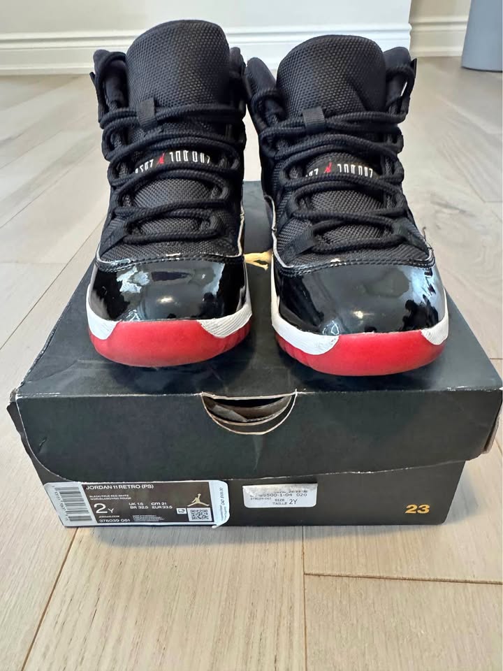 Jordan 11 Retro - Kids size 2