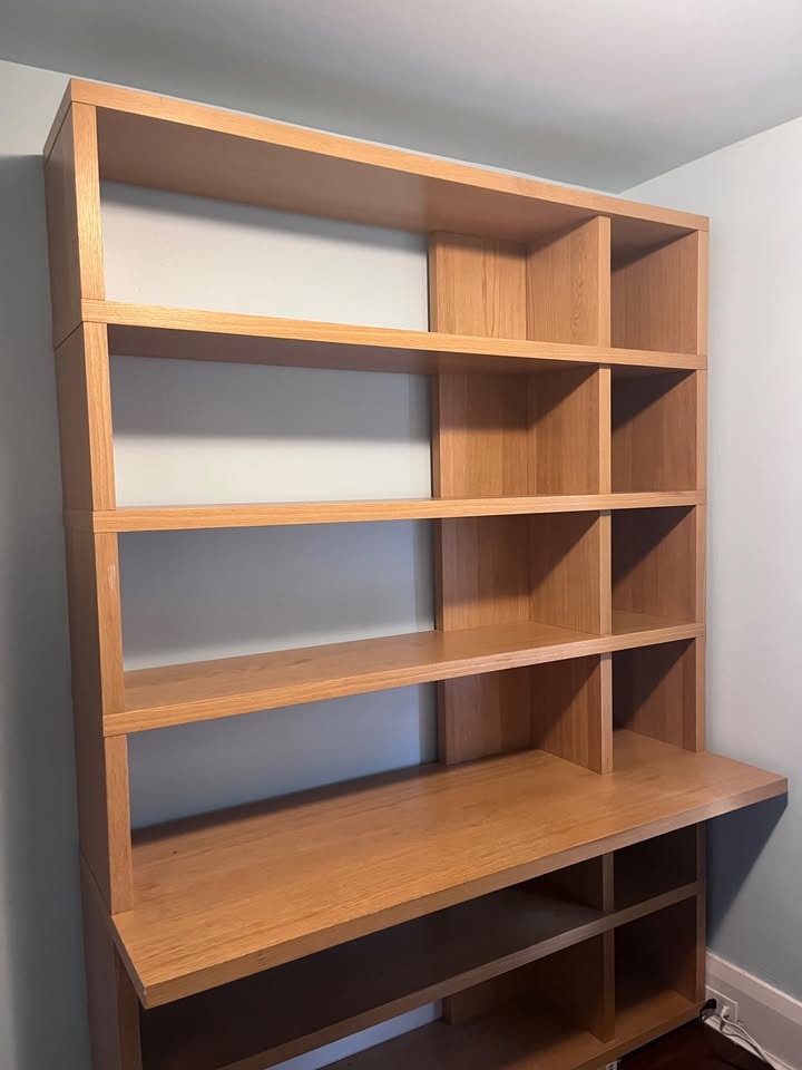 Desk with Shelves – Great Condition - photo 3