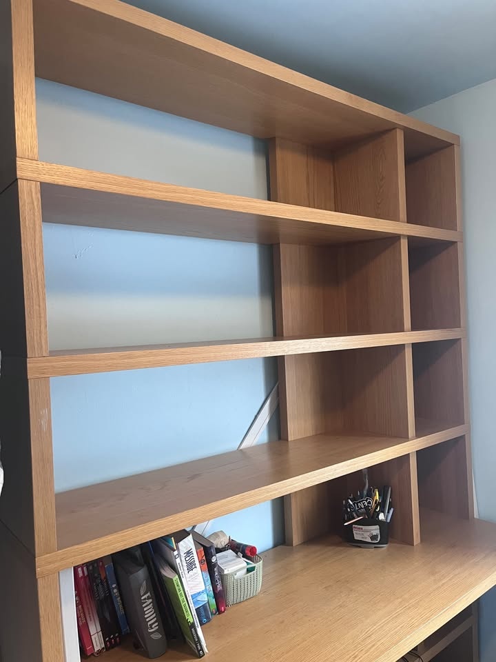 Desk with Shelves – Great Condition - photo 4