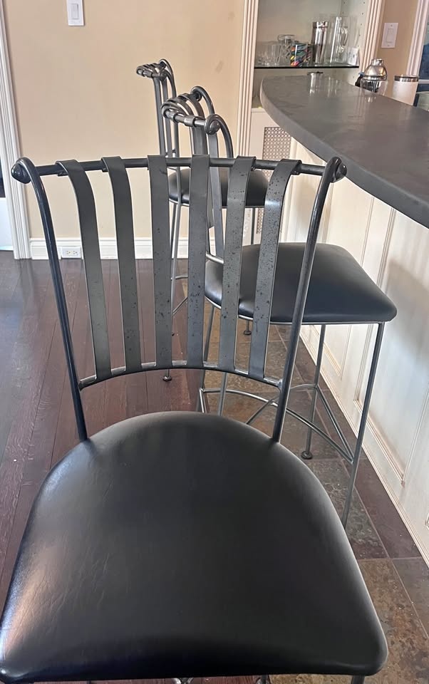 Modern Metal Bar Stools – Set of 3 (Black Cushioned Seats)