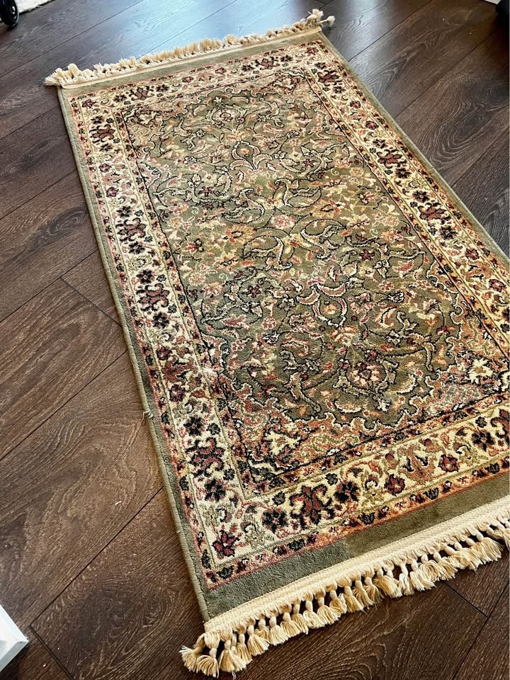 Green Traditional Accent Rug – 48" x 24.5" - photo 2